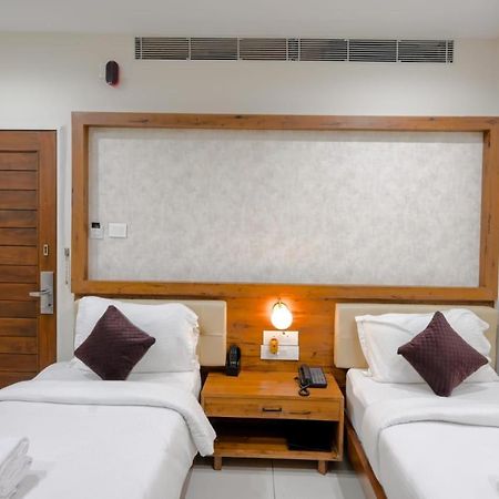The Shivalik Hotel Bhubaneswar Exterior photo