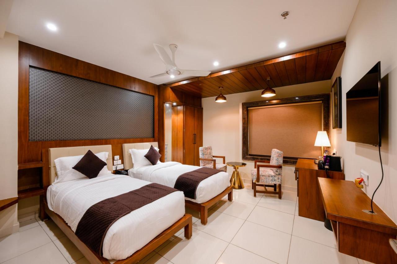 The Shivalik Hotel Bhubaneswar Exterior photo