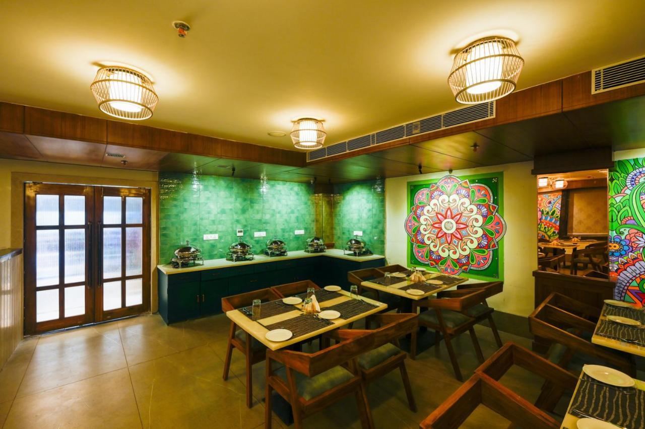 The Shivalik Hotel Bhubaneswar Exterior photo