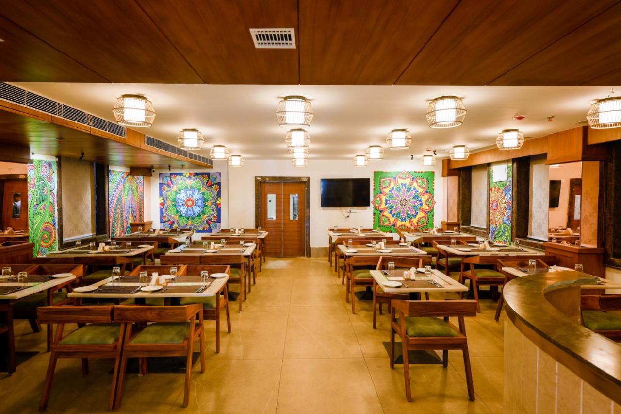 The Shivalik Hotel Bhubaneswar Exterior photo