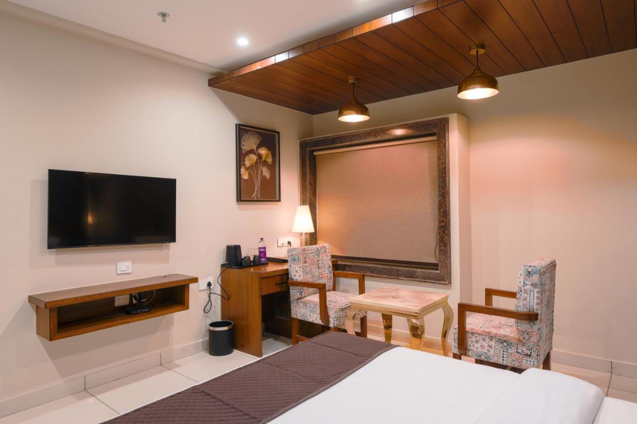 The Shivalik Hotel Bhubaneswar Exterior photo